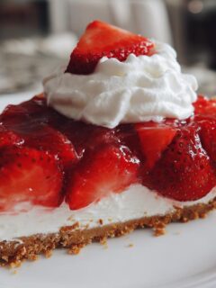 Cool and Creamy Strawberry Jello Pie