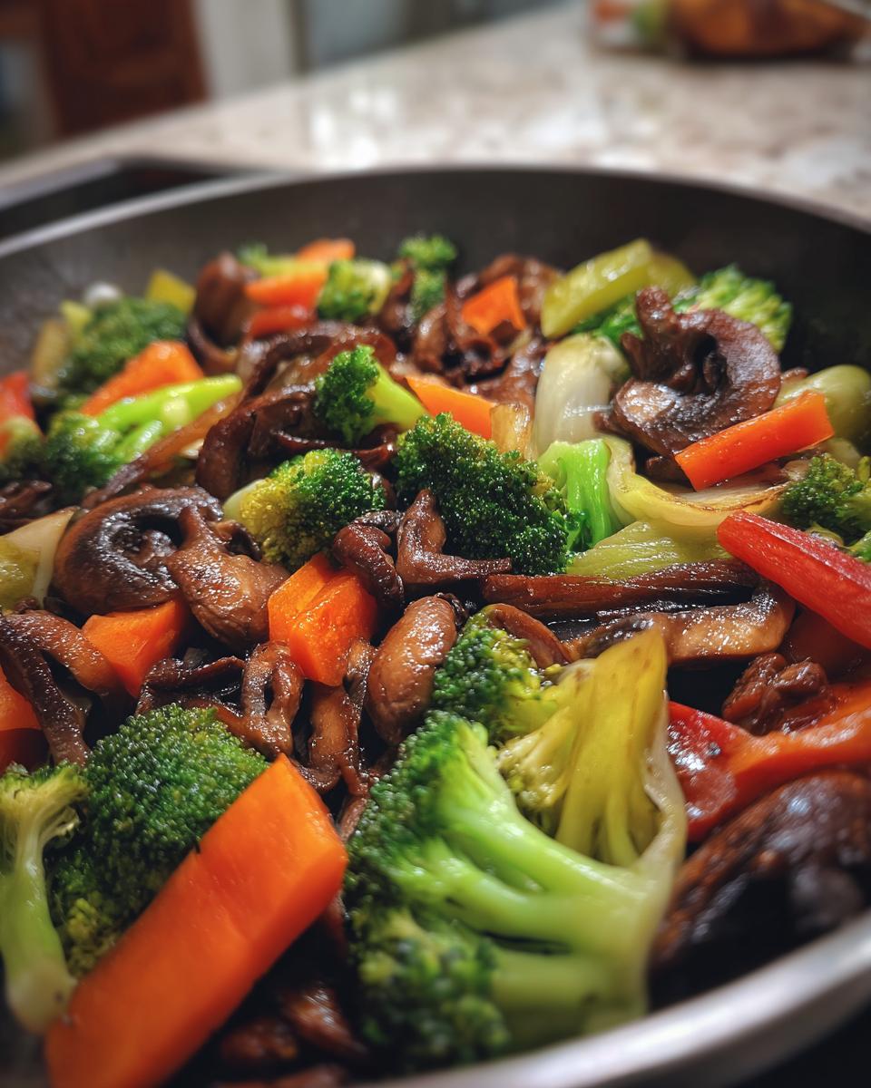 Sautéed Ear Mushrooms with Mixed Vegetables for Thanksgiving - detail 4